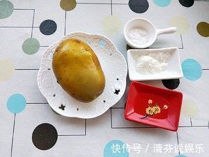 一个土豆就能做出3人的早餐，外酥内软不油腻，孩子吃了忘不了！