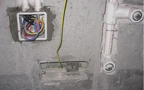 电器|卫生间花洒万万要装这东西，一旦工人做错立马返工，实在太危险了