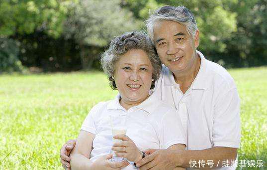 神经细胞|哪些老年人易患老年痴呆?医生点名:这4种人最有可能,别再躲了