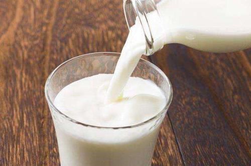 空腹|牛奶高温加热后再喝好不好?喝牛奶有4大禁忌,喝错等于白喝!