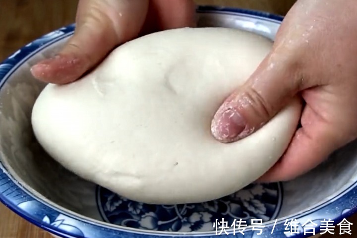 花卷|想吃花卷别再出去买了,教你新做法,咸香劲道,做法超简单