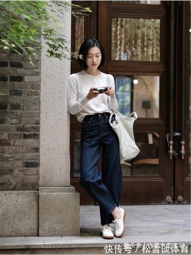 红+ 秋冬季,毛衣就买这4个“显白色”,高级不说还减龄,黄皮也能穿