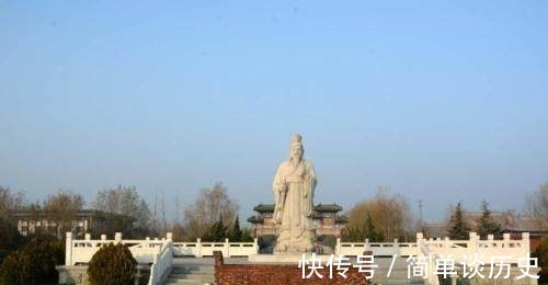 孔子!此人死后获四个天下第一,孔子为其写四字,却被讥讽有错别字!