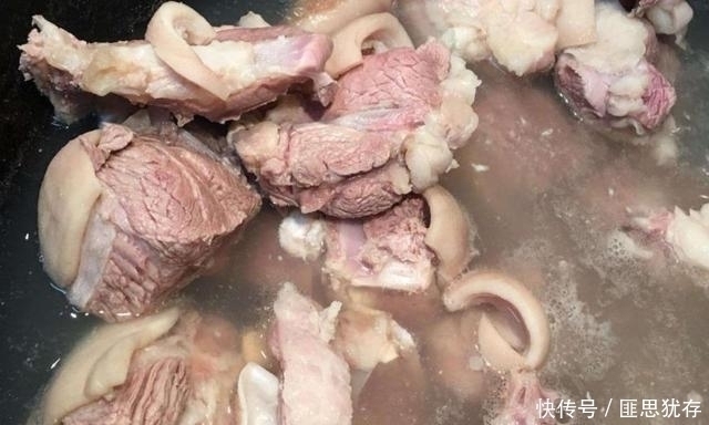 无论炖什么肉,万万不能直接焯水少了这一步,难怪又老又腥
