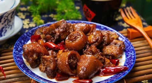 30年卤肉师傅:用这5种香料做卤水,不管卤什么肉都又香又入味