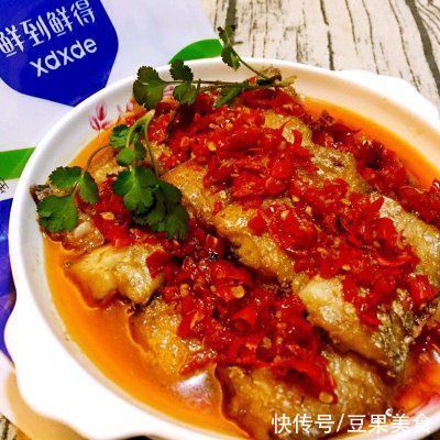 蒜泥|秒杀餐厅大厨，正宗超级下饭菜之剁椒带鱼自己在家做