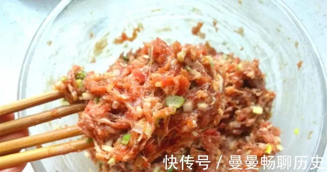 调饺子馅,一定要放入这3样东西,鲜香多汁没腥味!