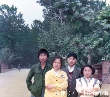 京东|草根出身的刘强东，年轻时的照片看得人心酸，网友：成功是必然的！