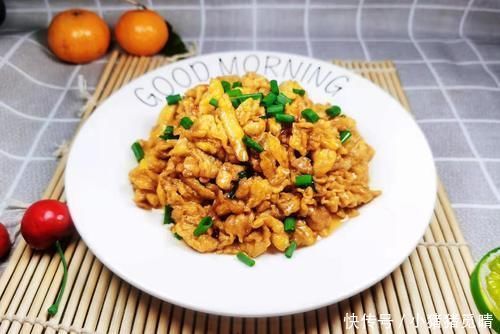 鸡蛋别只会炒番茄,加它一起炒,味道鲜得没话说,吃一次就忘不掉