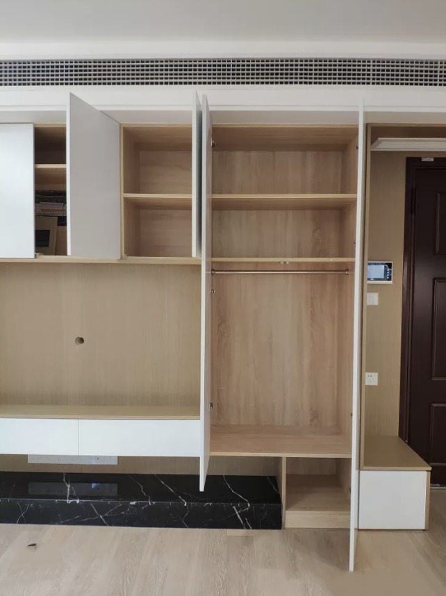 折叠门|装修时房门别装单开门了，他家这么设计，让全屋瞬间放大一倍