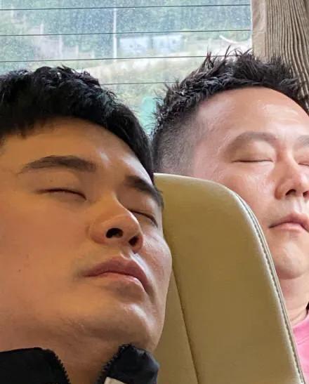  鹿晗|邓超偷怕陈赫、鹿晗居然都在睡觉，这是什么综艺，哈哈哈哈哈