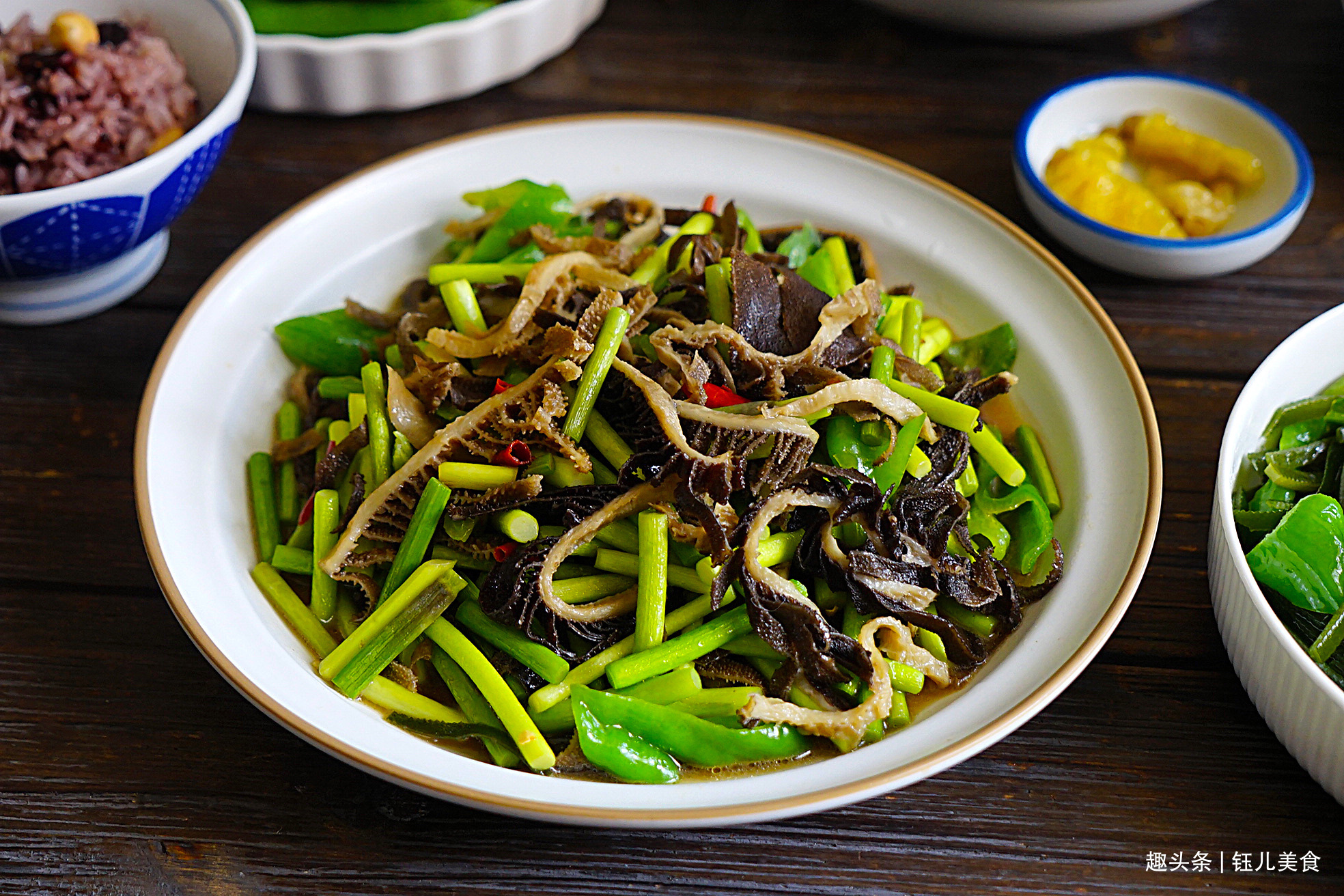 儿媳妇做的午餐火了,简单的家常菜,婆婆不嫌弃还分享烹饪技巧