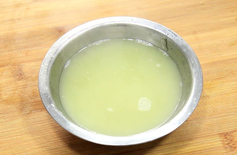 鸡肉鲜嫩有窍门,不要直接下锅炒,多加这一步,肉质滑嫩又酸辣