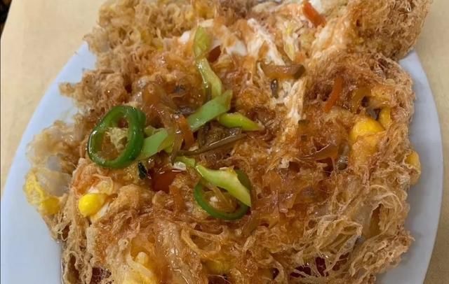 标记饭店真是酒香不怕巷子深,美食份量大,收费很惠民
