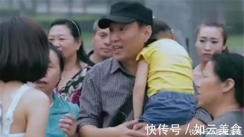 芳芳|人贩子当众抢娃,反咬孩子妈是人贩子,宝妈的机智做法救了娃