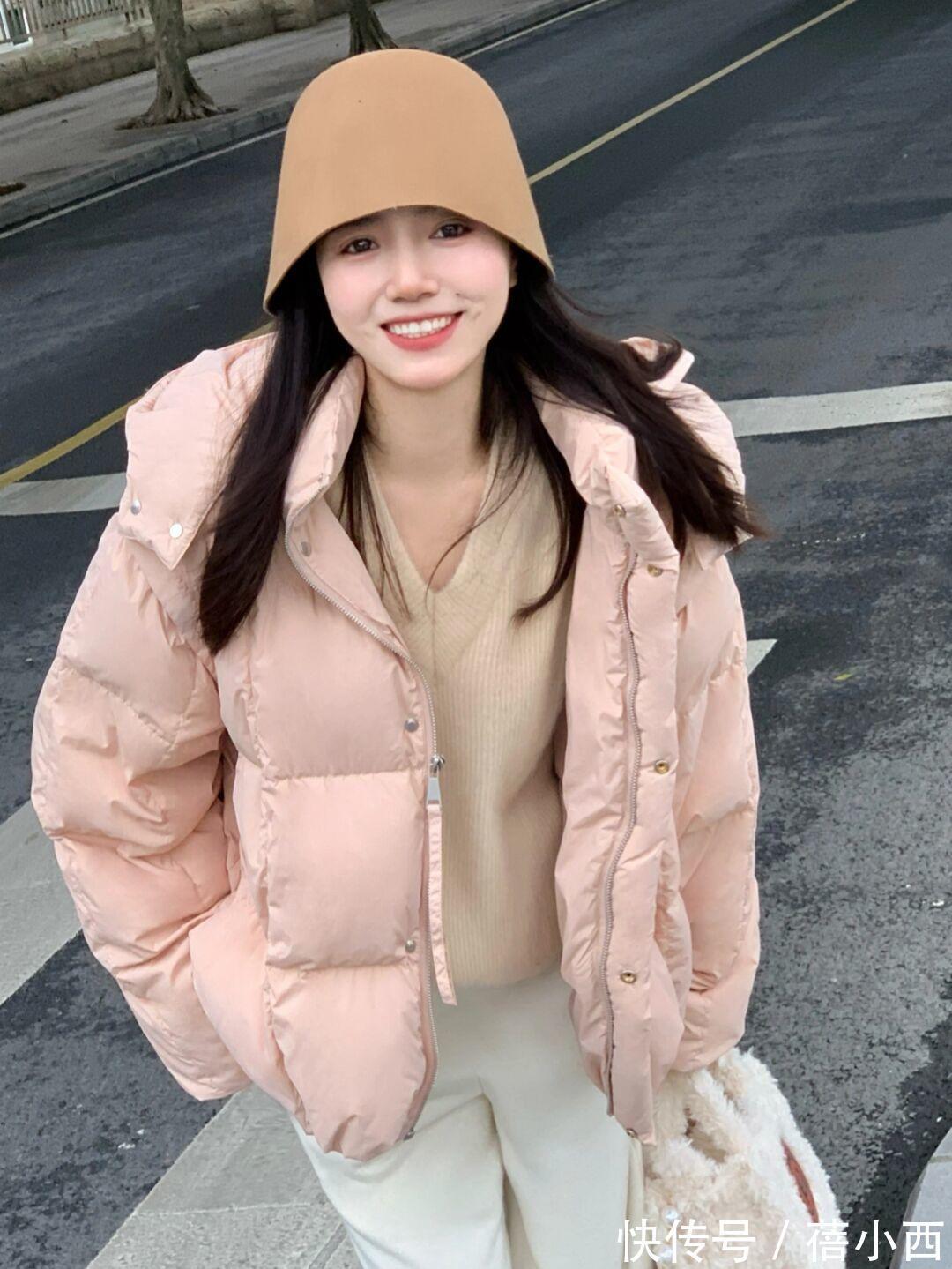 洋气|女人无论年纪多大,穿“羽绒服”都能时髦洋气,跟博主照穿就行