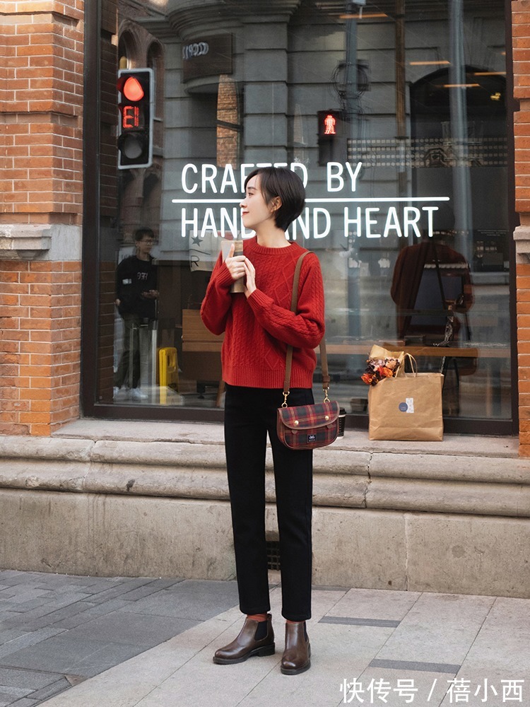 针织衫 秋冬建议多穿“针织衫”,搭配半身裙大方优雅,搭配锥形裤真高级