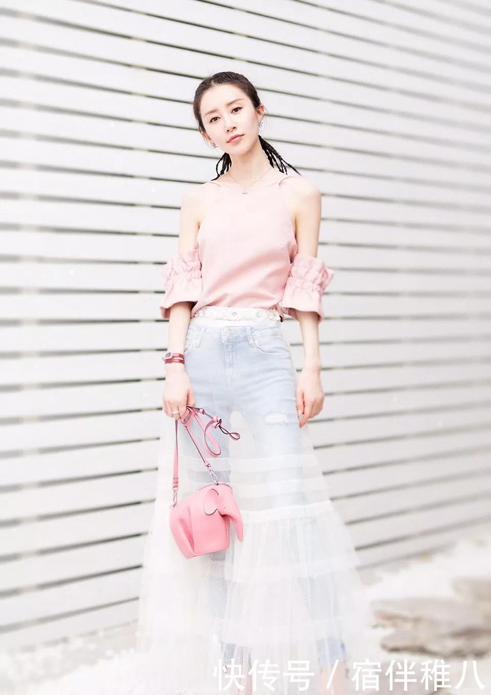 最近火了一种穿法,叫“1+1叠穿”,防晒清爽又洋气,明星都爱穿