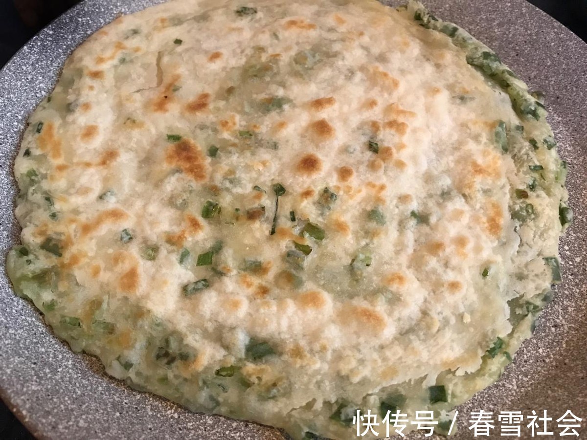 烫面葱油饼|在家制作好吃美味的葱油饼,香气四溢,健康又有营养