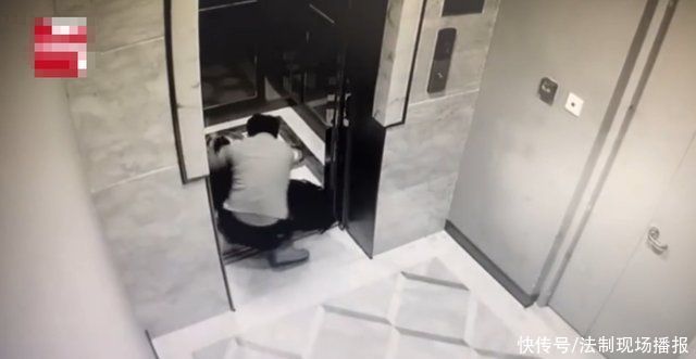 男子|笑哭了!男子因健身过度腿软摔倒在地,解锁各种姿势后,爬进电梯
