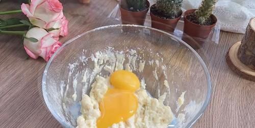 可以拉丝的肉松小贝，细腻柔软又湿润，自己在家就能做