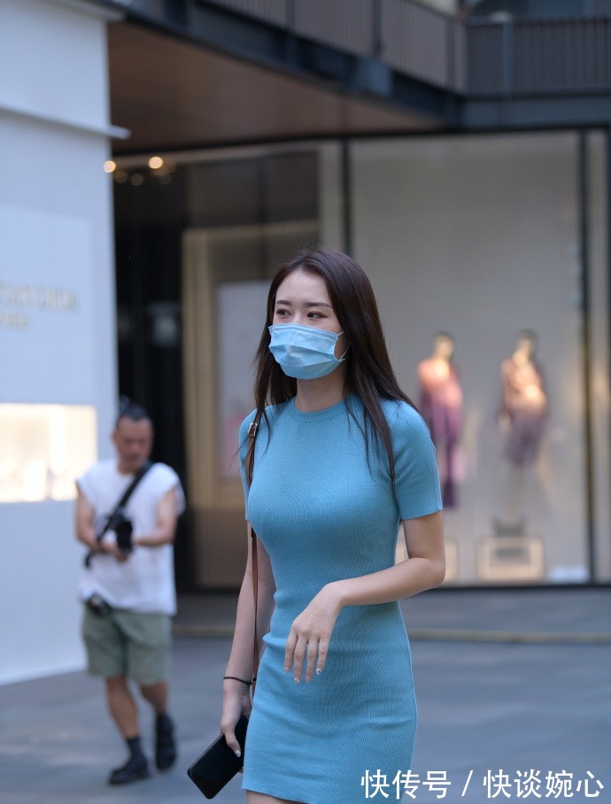 穿搭 秋季“辣妈”穿搭,选择短袖连衣裙,展现别致成熟魅力!