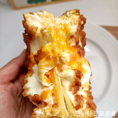 好吃到舔盘子的下饭菜空气炸锅版太阳蛋烤吐司