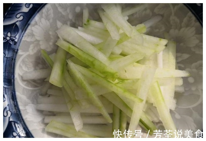 面食新做法，不用蒸馒头包子，简单一煮，孩子天天嚷着吃