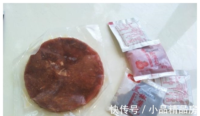 饭店|煎牛排时,教你正确做法,牛排香嫩入味,不比去饭店买的差