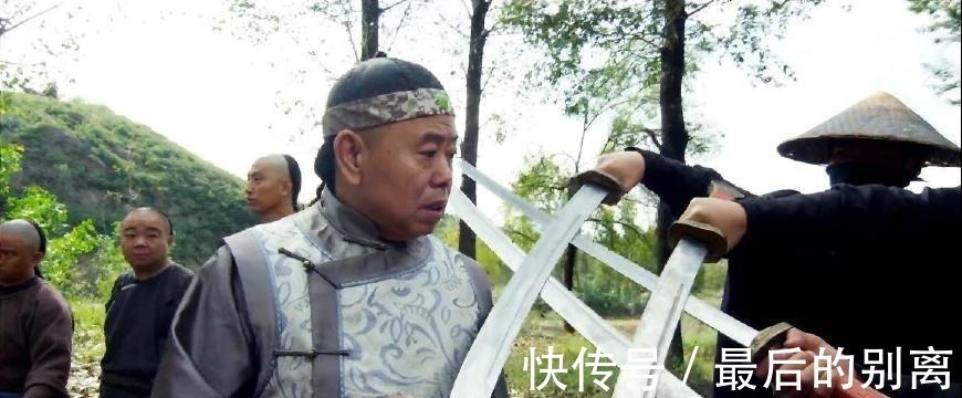 钱山!贪官写一对联,自夸爱民如子,才女加了几个字,轰动皇上!