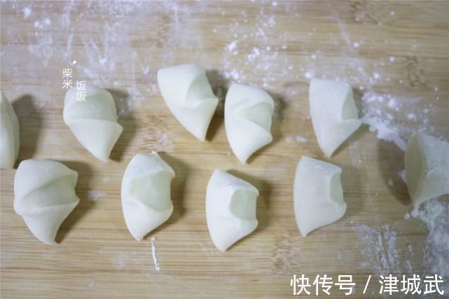 想吃烧麦不用买,自己做馅料更丰富,一次多做些,早餐不愁了