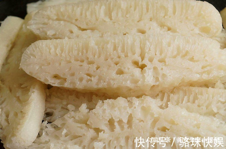 在家闲着也是闲着,不如动手试一下此种零食,只用两种食材,真香