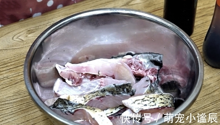 羊肉|秋天，吃牛羊肉不如吃它，8块钱一斤，简单一焖，鲜嫩入味又好吃