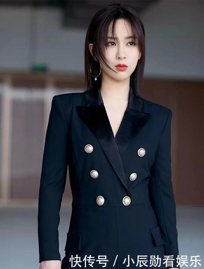 赘肉|天生“衣架子”的女生，身材一般有这4个特征，中一个就是身材好