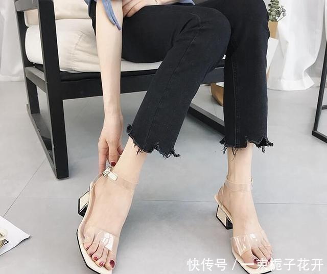 性感一字凉鞋,法式浪漫风格,充满优雅大方气息