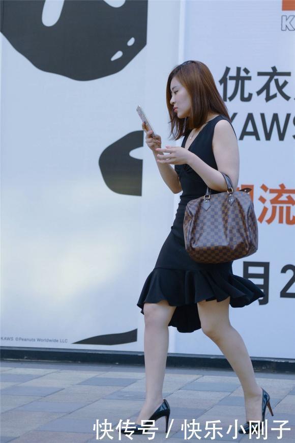 驾驭黑色深V领修身裙,美的清爽又显成熟气质,优雅美丽挡不住