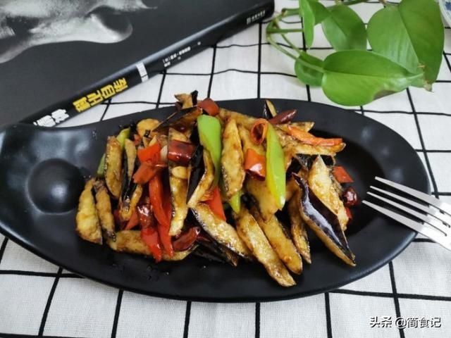 水煮鱼|茄子吃法那么多,我家就爱这种比水煮鱼还过瘾,每次上桌都吃光