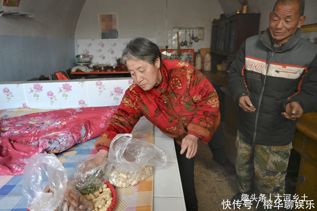 120人的山村现仅剩5户，下雪后女人们聚在一起闲谝咱山里真好