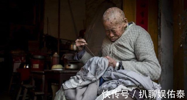 佛衣|他14岁出家,如今80多岁,曾救母割肉,一件佛衣走一生