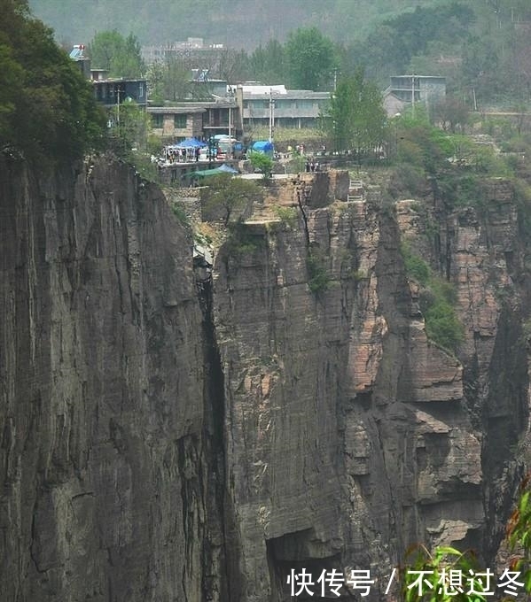 中国三大奇特村庄：上天、入地、悬挂空中