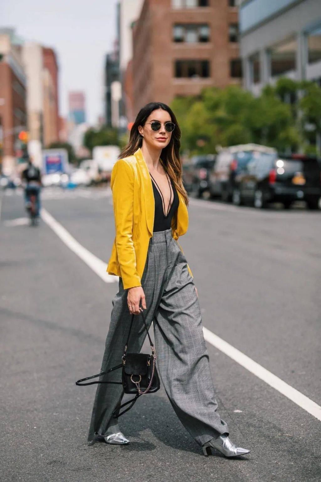 明年的流行色居然是它,这篇全是搭配灵感!