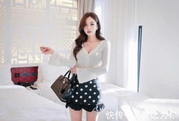 包臀裙 包臀裙从来不会让人失望,简约不简单的搭配, 最深得人心