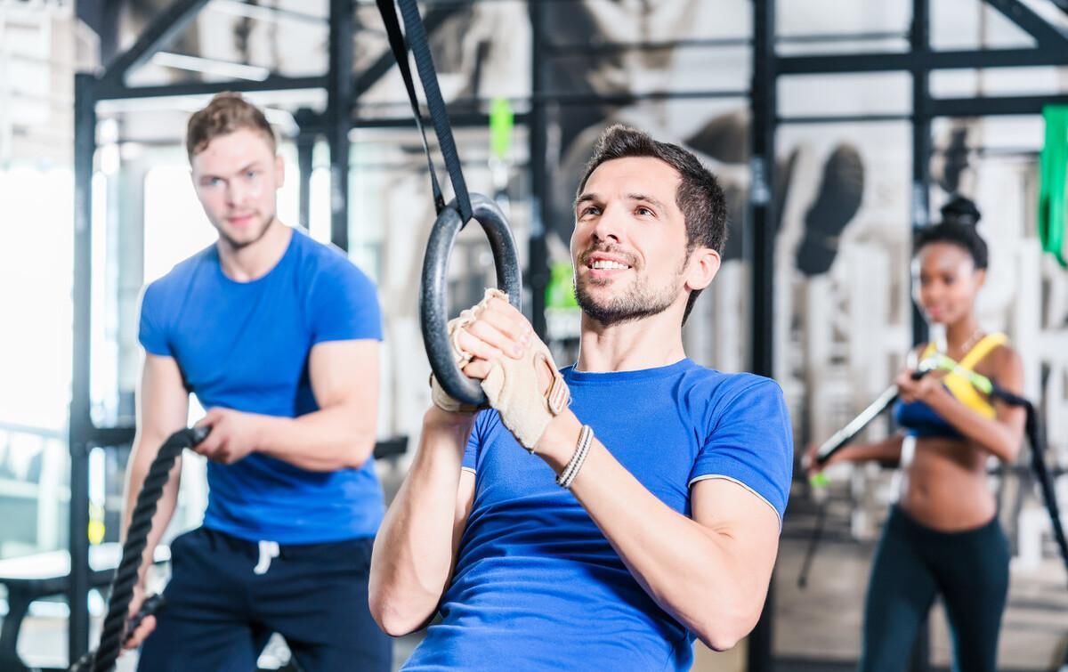 运动能力|长期跑步训练的人,跟长期撸铁训练的人对比,二者有何不同?