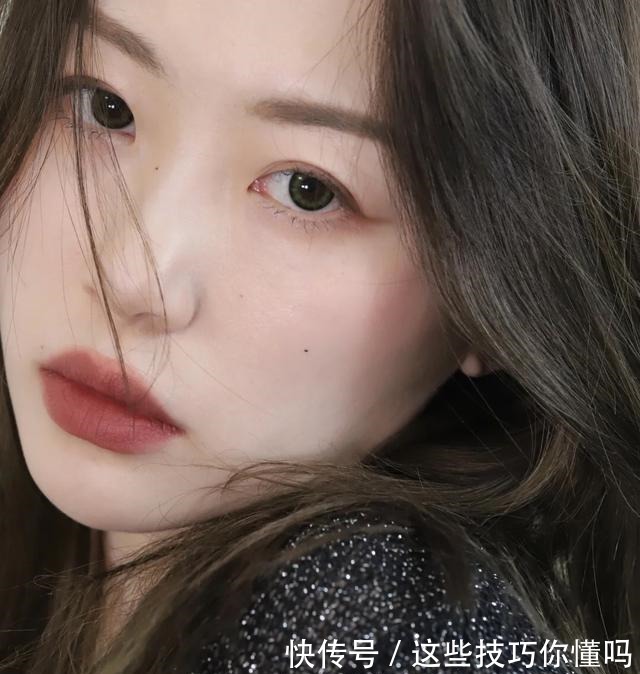 断货王 2021口红别再涂红棕色了,今年流行奶棕色,显白高级又优雅!