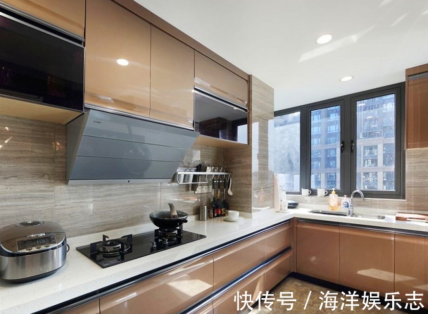 浅色调|小户型厨房怎么装修才宽敞又实用分享几个装修技巧，太实用了