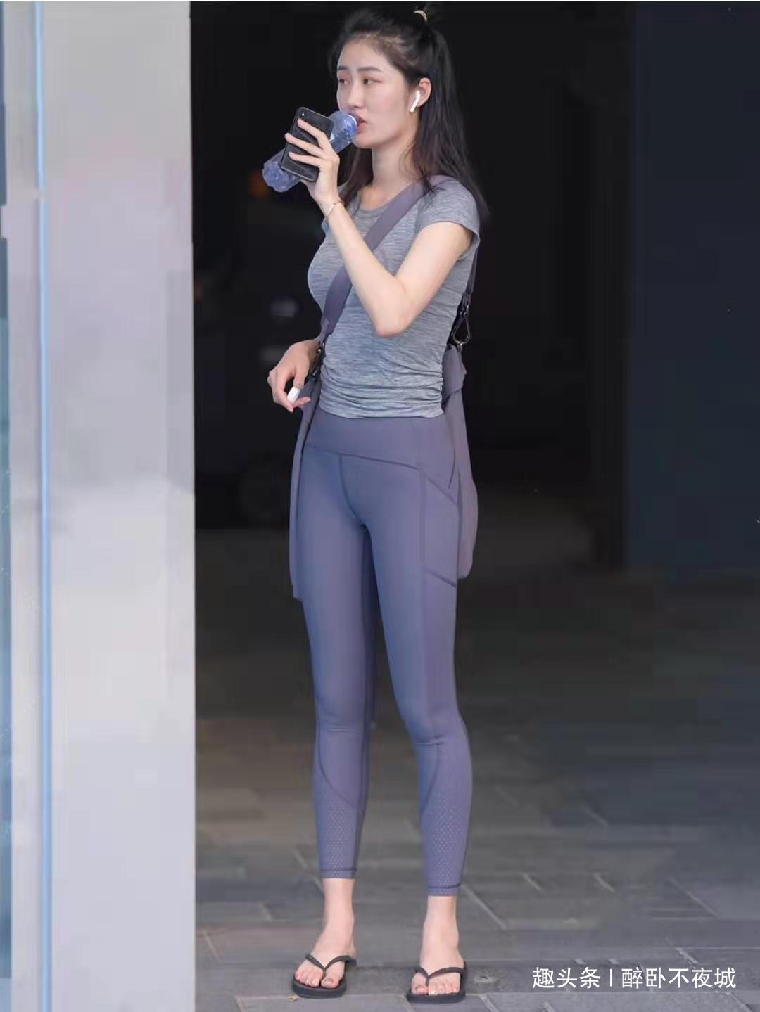 美女 穿运动装的美女,时尚搭配穿出魔鬼身材