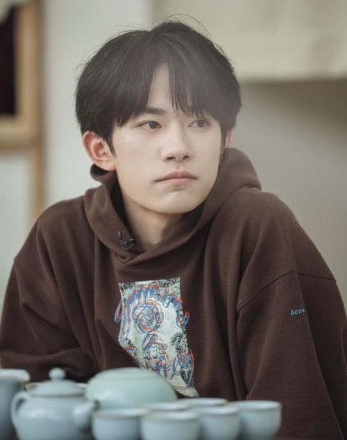 第二季|《朋聽2》錄制在即，仍在敲定易烊千璽回歸，檔期卻成最大問題