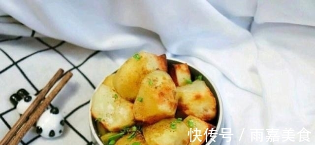 这菜一年四季都便宜,我家一买就8斤,维C是苹果10倍,全家爱吃