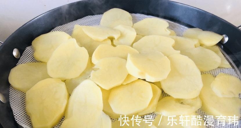 孩子|孩子爱吃薯片不用买,在家就能做,1分钟出锅,酥脆掉渣不油腻!