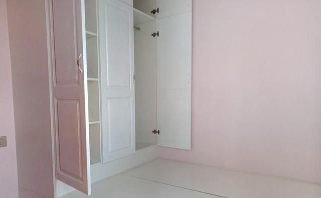 不锈钢|全包18万装修的新房，一看电视墙差点崩溃了，大家说这像什么？